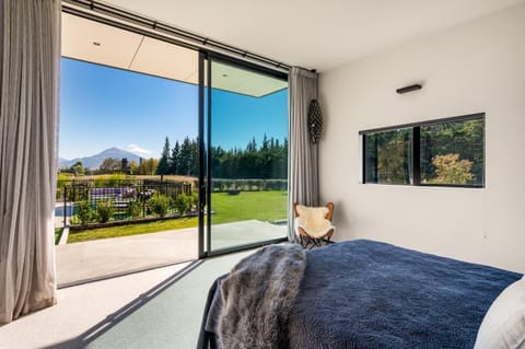 Natural landscape, Bedroom, Mountain view