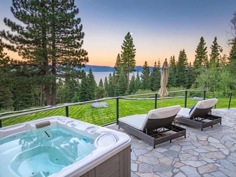 Luxury Tahoe Vacation Rental with HotTub & Lake Views House in Tahoe Vista