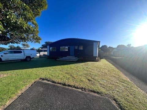 Hosts on the Coast Beach Break Matarangi House in Auckland Region