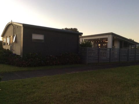 Hosts on the Coast Beach Break Matarangi House in Auckland Region