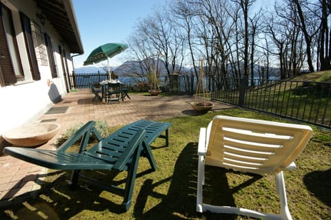 Garden, Lake view, sunbed