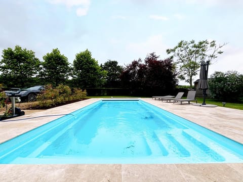 Day, Pool view, Swimming pool, sunbed