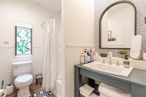 River Access at Blanco River, Charming Big Cottage House in Wimberley