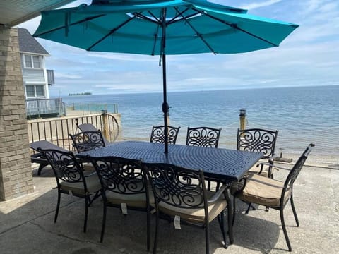 Pet Friendly Milford Beachfront Home House in Stratford