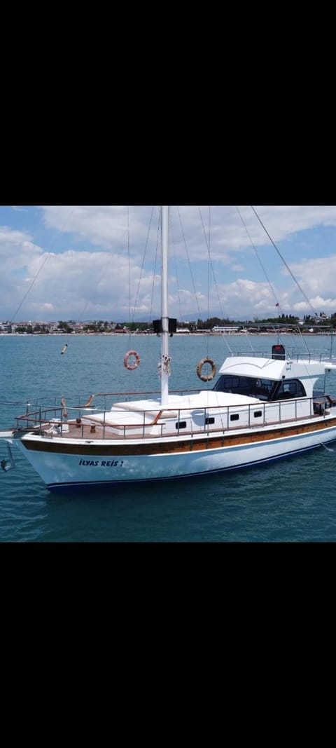 Vip boat Docked boat in Side