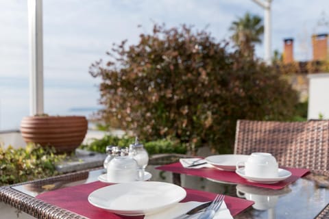 Beach Guesthouse Mediteran Bed and Breakfast in Podstrana