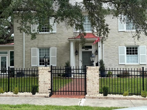 Property building, Facade/entrance, Street view