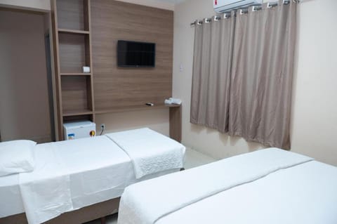 Bed, TV and multimedia, Bedroom, minibar, air conditioner