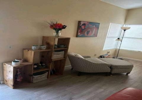 Be our Guest Hm Tampa Apartment in Palmdale