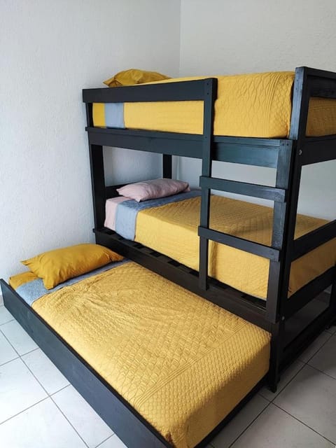 Bedroom, bunk bed