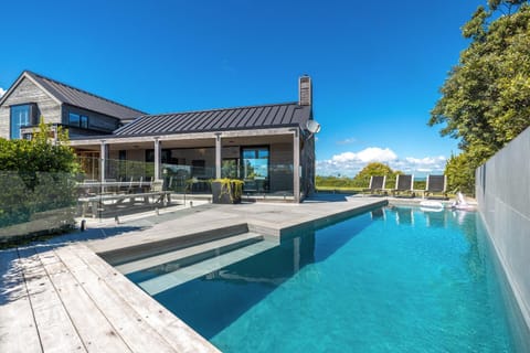 Patio, Pool view, Swimming pool, sunbed