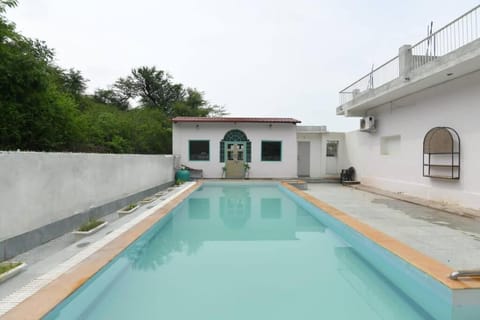 Property building, Pool view, Swimming pool