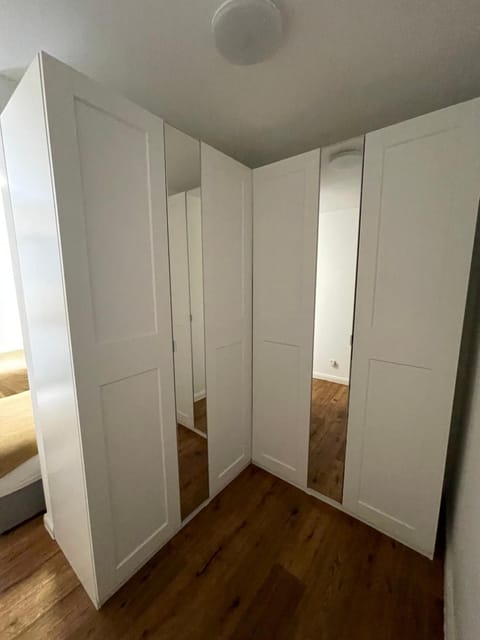 Bedroom, wardrobe