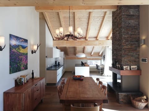 Kitchen or kitchenette, Living room, Photo of the whole room, Seating area, Dining area