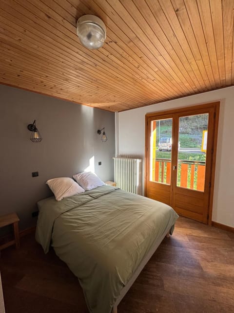 L'Ardesia Hostel in Montriond