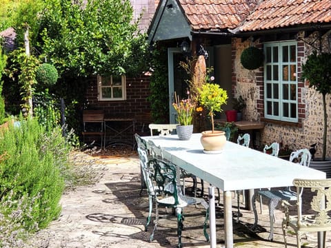 escape the ordinary - Dorset village vacation House in North Dorset District