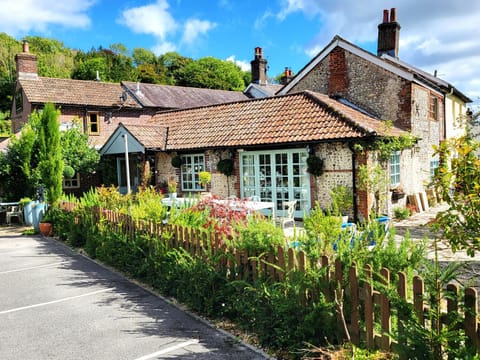 escape the ordinary - Dorset village vacation House in North Dorset District