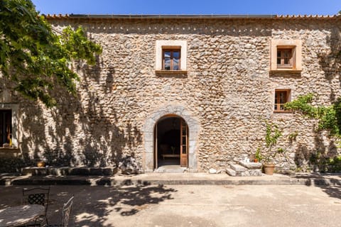 Honor - Rustic villa for 16 people Villa in Raiguer