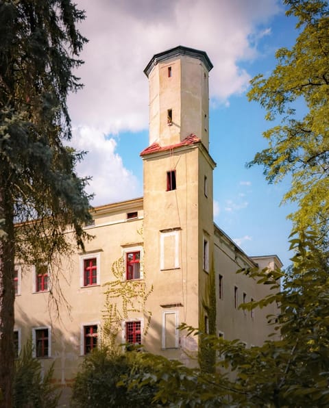 Zamek Dobroszyce Apartment hotel in Lower Silesian Voivodeship