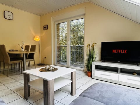 TV and multimedia, Living room, Dining area