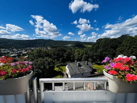 View (from property/room), Balcony/Terrace, Mountain view