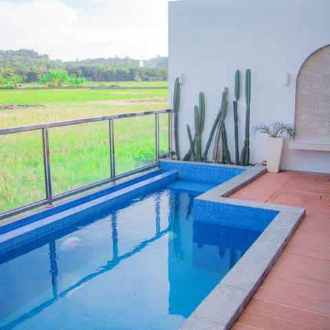 Day, Natural landscape, Pool view, sunbed