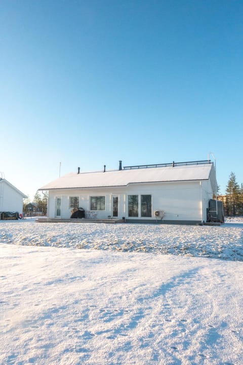 Property building, Day, Winter