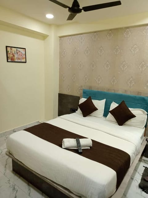 Hotel Sunrise Rooms Hotel in Ahmedabad