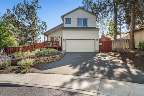 Bluebird Day - Mountain Escape House in Bend