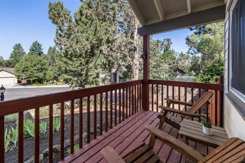 Bluebird Day - Mountain Escape House in Bend