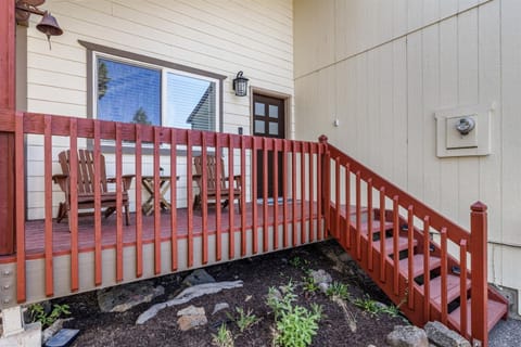 Bluebird Day - Mountain Escape House in Bend