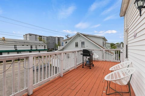 Spacious Family Suite Steps to the Beach (444) Apartment in Old Orchard Beach