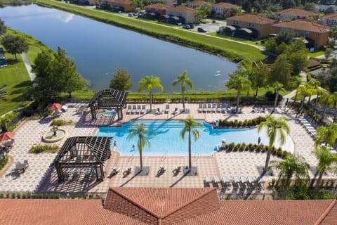 Natural landscape, Bird's eye view, Lake view, Pool view, Swimming pool, sunbed