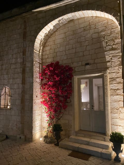 Property building, Facade/entrance, Night