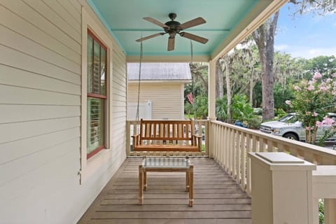 Captain's Hangar House in Saint Simons Island