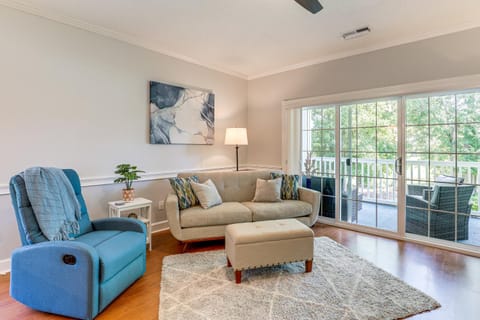 Pet-Friendly Myrtle Beach Condo 7 Mi to Downtown! Apartamento in Socastee