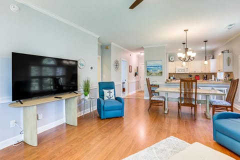 Pet-Friendly Myrtle Beach Condo 7 Mi to Downtown! Apartamento in Socastee