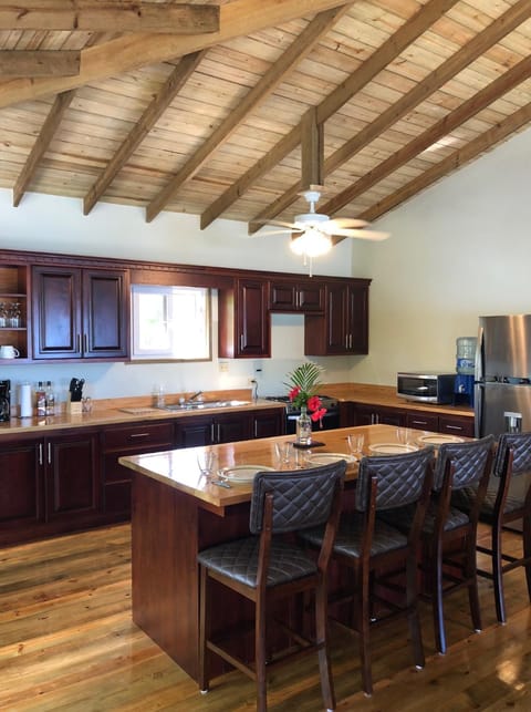 Dining area, kitchen