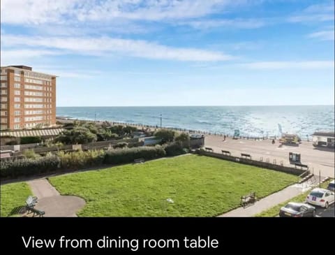 Uninterrupted sea view hove seafront, home from home Apartment in Hove