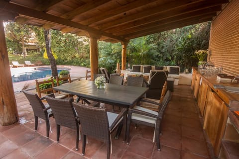 Balcony/Terrace, Dining area, Garden view, Pool view