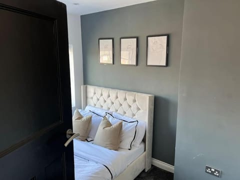 Luxury 2-BR house AO arena & City & Old Trafford House in Salford