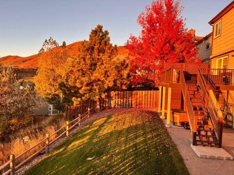 Hot Tub Air Hockey Gorgeous Views House in Colorado Springs