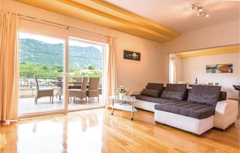 4 Bedroom Amazing Home In Duge Njive House in Split-Dalmatia County