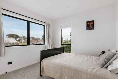 Papamoa Coastal Oasis Apartment in Bay Of Plenty