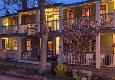 Downtown Hideaway Ste Piedmont Apartment in Eureka Springs