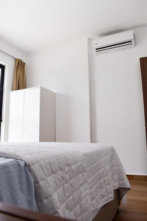 Bedroom, wardrobe, air conditioner