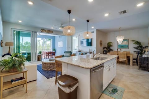 Swaying Palms by Coastal Chic Vacations Apartment in Bradenton