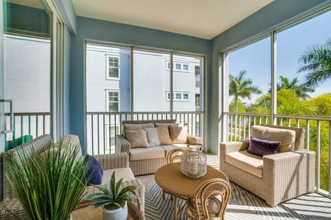 Swaying Palms by Coastal Chic Vacations Apartment in Bradenton