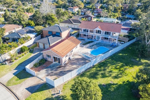 Property building, Bird's eye view, Swimming pool