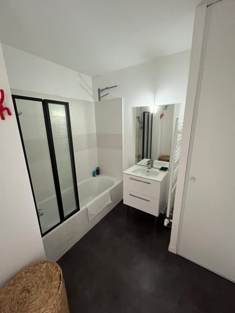 Appartement entier neuf 70m2 avec jardin, terrasse, 2 places de parking, Plein sud, au calme, sans vis-à-vis Apartment in Rezé